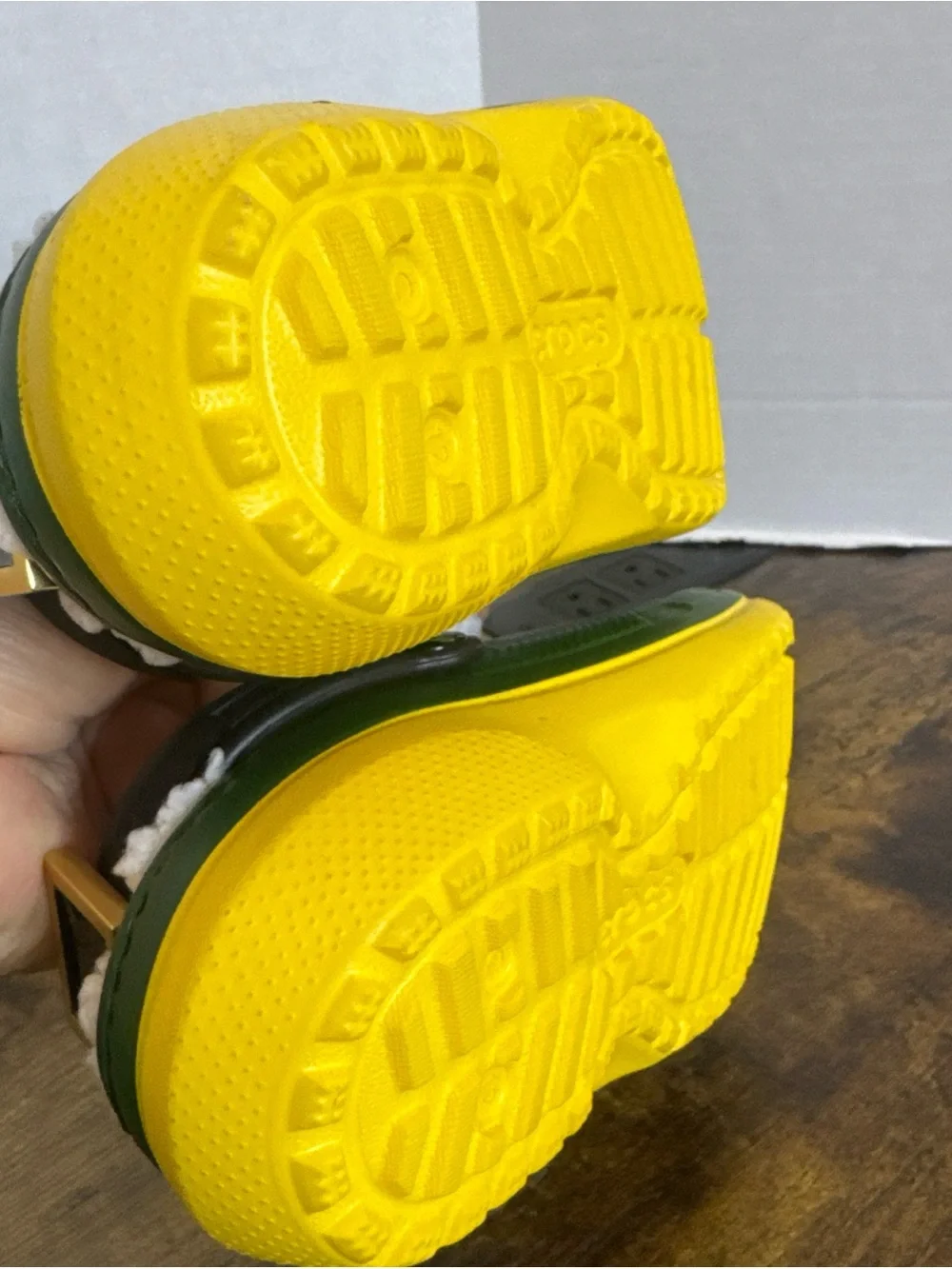 Buddy The Elf × Crocs Lined Clogs Kids Size 12 Christmas New READ